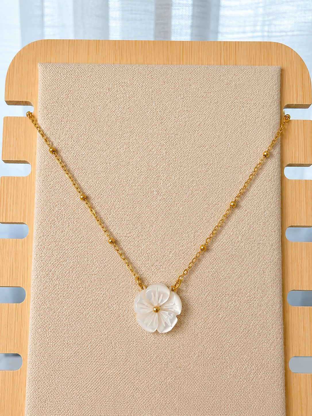 White Flower Necklace